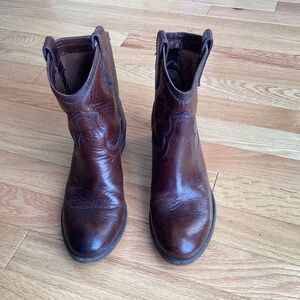 Frye Carson Shortie Boots
